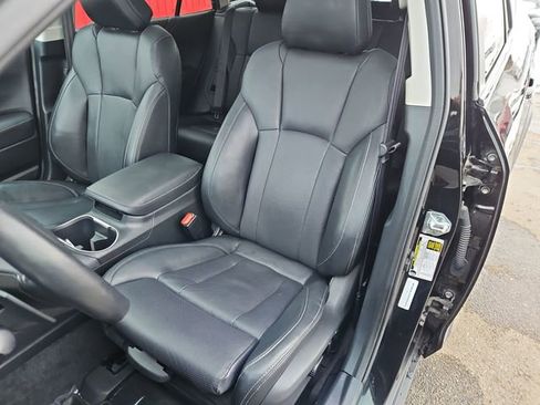 Used 2023 Subaru Outback Limited AWD/4WD image 36