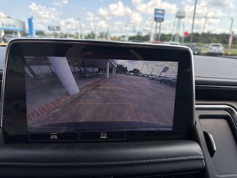 Used 2021 Chevrolet Suburban LT image 25