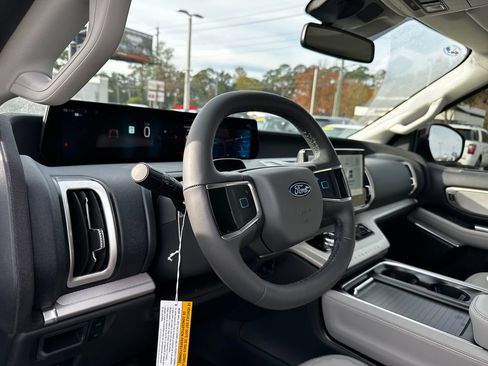 New 2026 Ford Expedition Active image 65