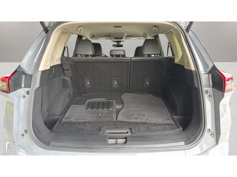 Used 2024 Nissan Rogue SL AWD/4WD image 39