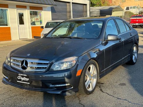 Used 2011 Mercedes-Benz C 300 4MATIC Sedan image 1