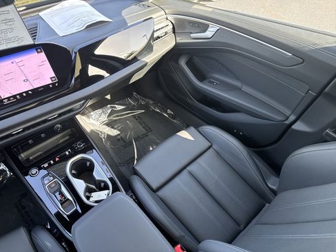 Used 2026 Audi A6 Premium Plus w/ Premium Plus Package AWD/4WD image 16