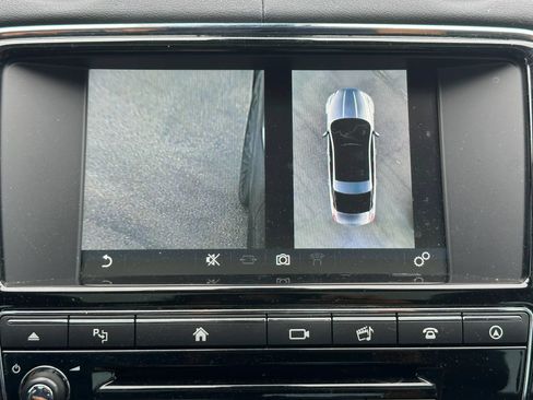 Used 2016 Jaguar XJ R-Sport RWD image 51
