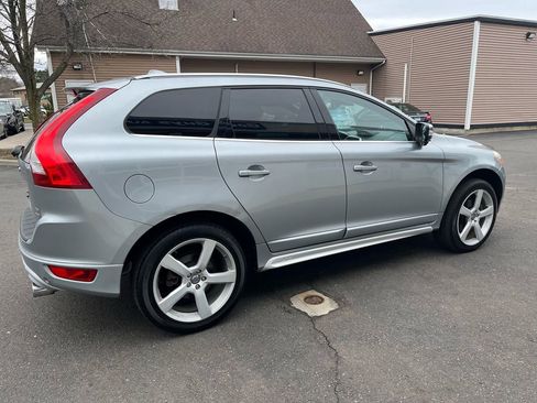 Used 2010 Volvo XC60 T6 R-Design image 5