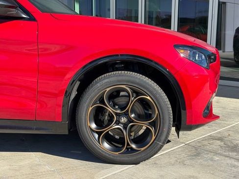 New 2025 Alfa Romeo Stelvio Sprint image 9