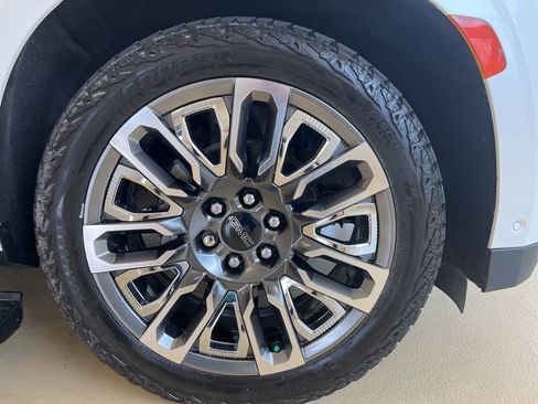 Used 2023 GMC Yukon Denali Ultimate image 14