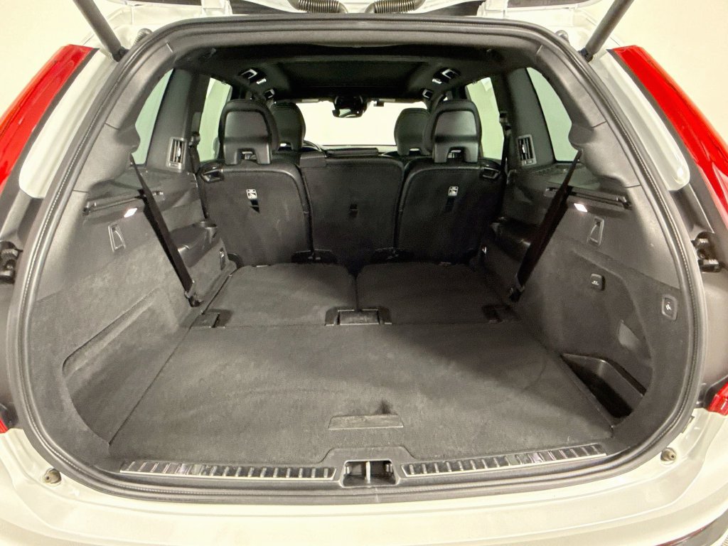 Used 2019 Volvo XC90 T5 R-Design w/ Advanced Package AWD/4WD image 21