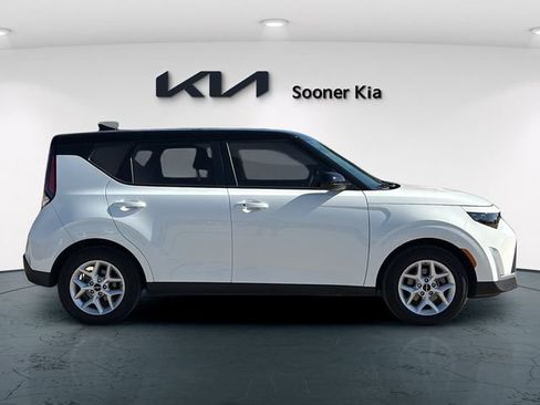 Used 2023 Kia Soul S FWD image 7