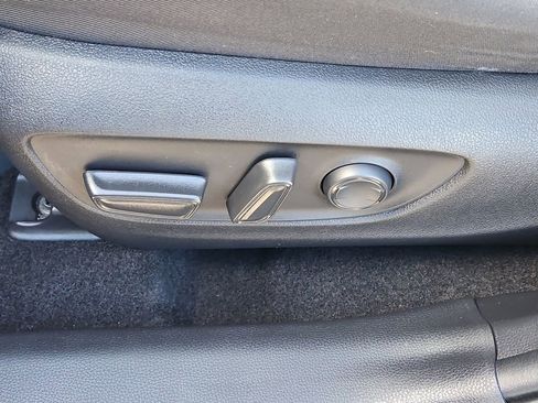 Used 2022 Toyota RAV4 XLE w/ Carpet Mat Package (TMS) image 19