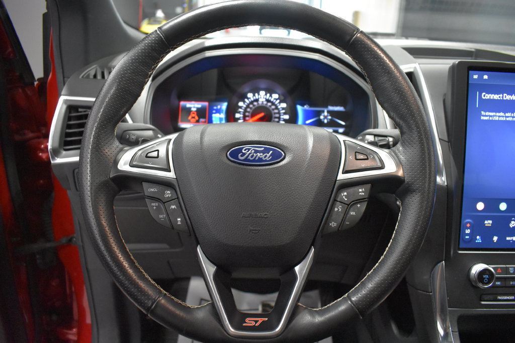 Used 2024 Ford Edge ST w/ Equipment Group 401A AWD/4WD image 26