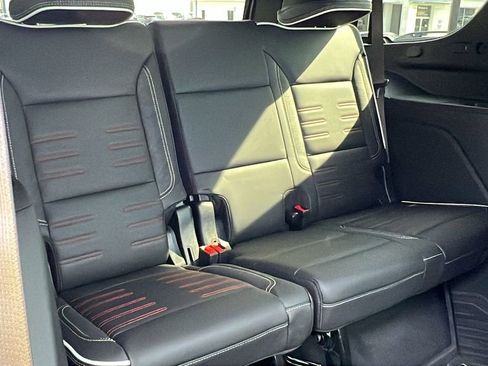 Used 2025 GMC Yukon AT4 Ultimate w/ LPO, Floor Liner Package image 15