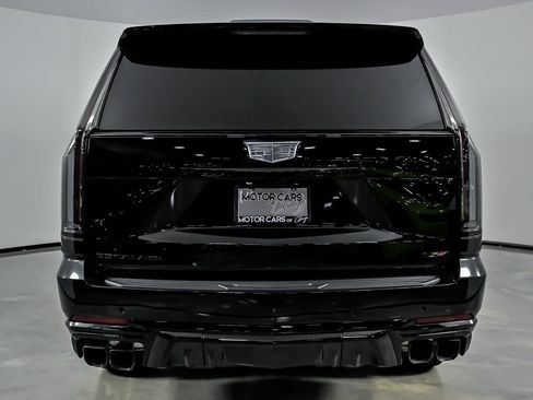 Used 2026 Cadillac Escalade ESV V w/ LPO, ONYX Package AWD/4WD image 11