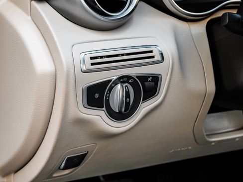 Used 2021 Mercedes-Benz C 300 Sedan image 30