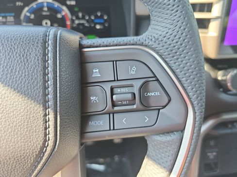 New 2026 Toyota Tundra Limited AWD/4WD image 17