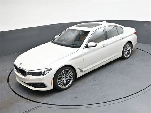 Used 2018 BMW 540i image 16