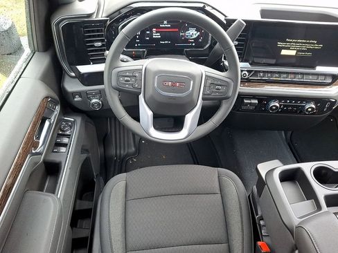 New 2026 GMC Sierra 2500 SLE w/ SLE Value Package; AWD/4WD image 7