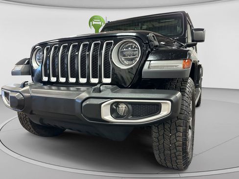 Used 2018 Jeep Wrangler Unlimited Sahara w/ Dual Top Group AWD/4WD image 9