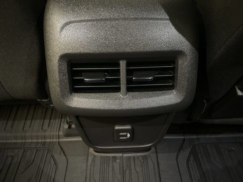 Used 2023 GMC Terrain SLE w/ Driver Convenience Package FWD image 12