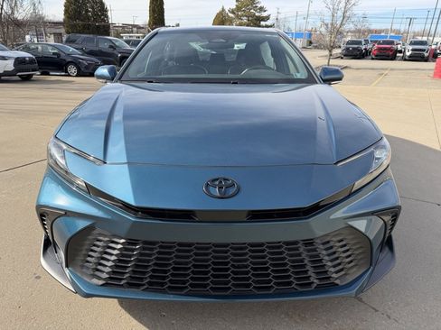 Certified 2025 Toyota Camry SE image 8