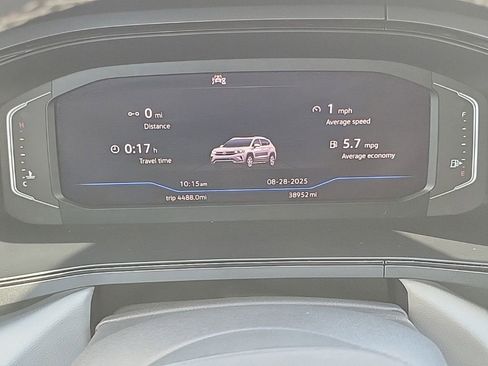 Used 2022 Volkswagen Taos SEL w/ Panoramic Sunroof Package image 32