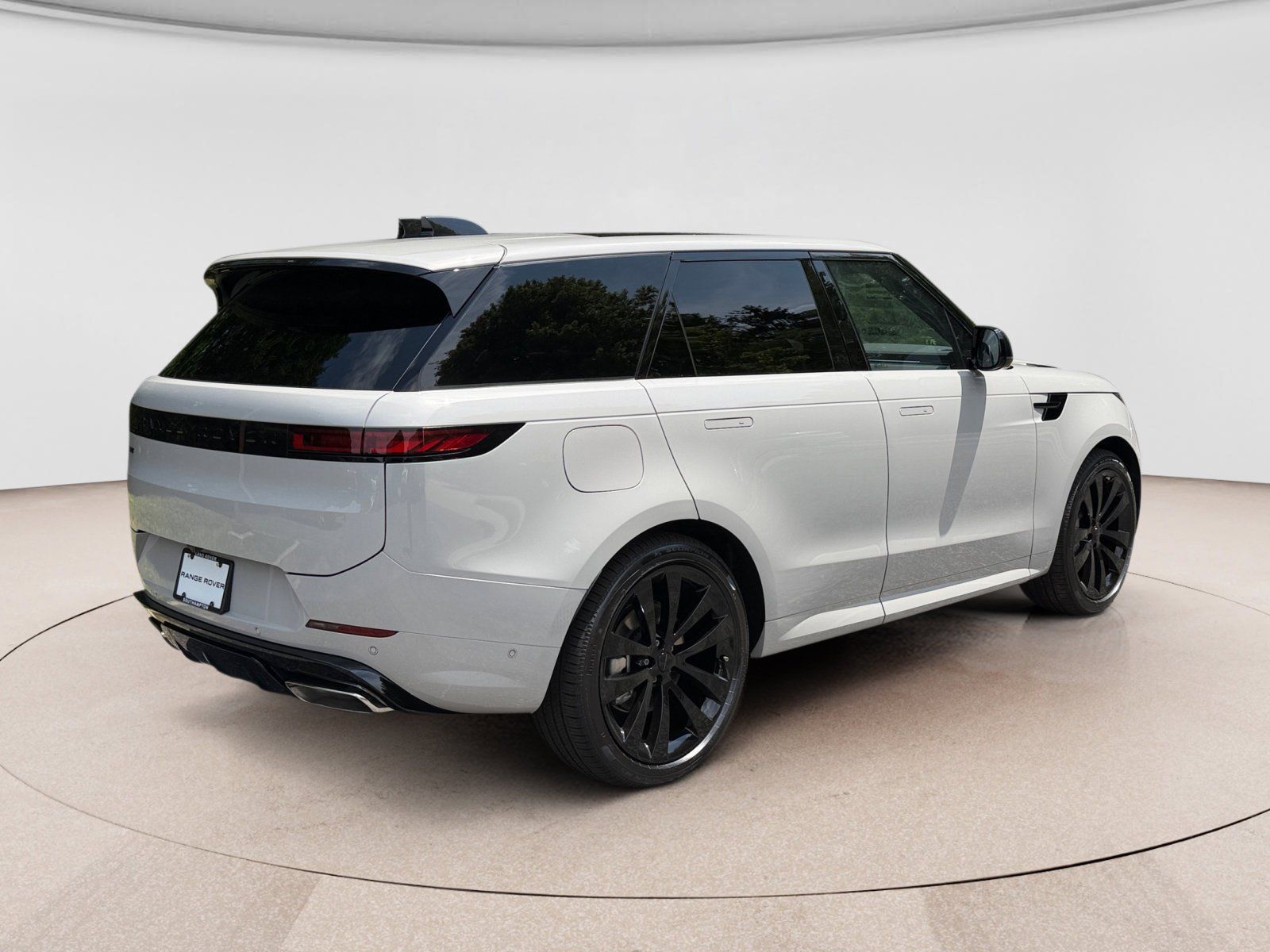 New 2026 Land Rover Range Rover Sport Dynamic SE AWD/4WD image 5