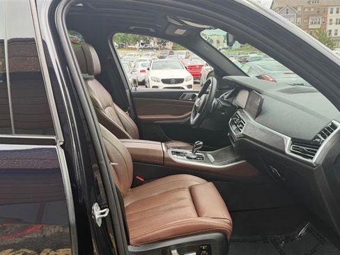 Used 2019 BMW X5 xDrive50i w/ M Sport Package AWD/4WD image 17