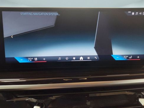 Used 2026 BMW X5 xDrive50e w/ Premium Package image 24