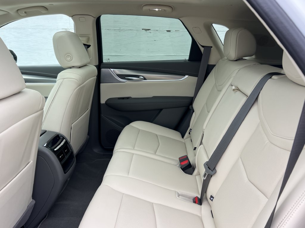 New 2026 Cadillac XT5 Premium Luxury w/ Driver Assist Package FWD image 17