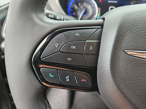 Used 2022 Chrysler Pacifica Limited w/ S Appearance Package FWD image 26