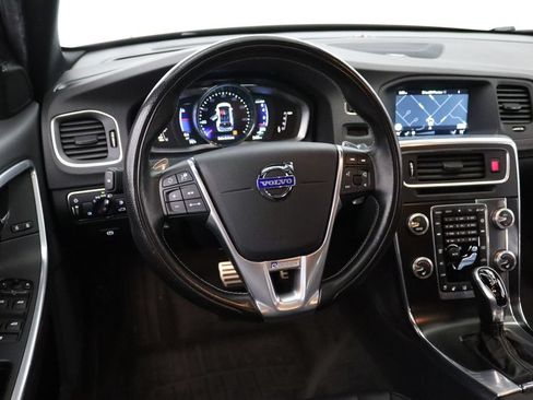 Used 2015 Volvo V60 T6 R-Design Platinum w/ Climate Package AWD/4WD image 17