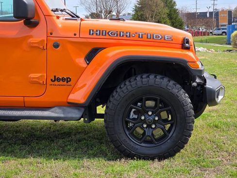 Used 2025 Jeep Gladiator High Tide image 9