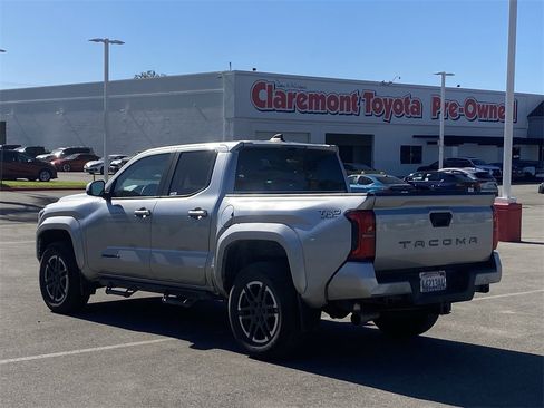 Used 2024 Toyota Tacoma TRD Sport image 4