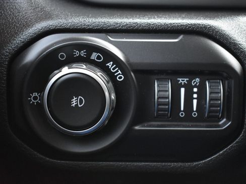 Used 2021 Jeep Wrangler Sport S image 16