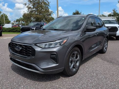 Used 2023 Ford Escape ST-Line w/ Tech Pack #1 FWD image 2