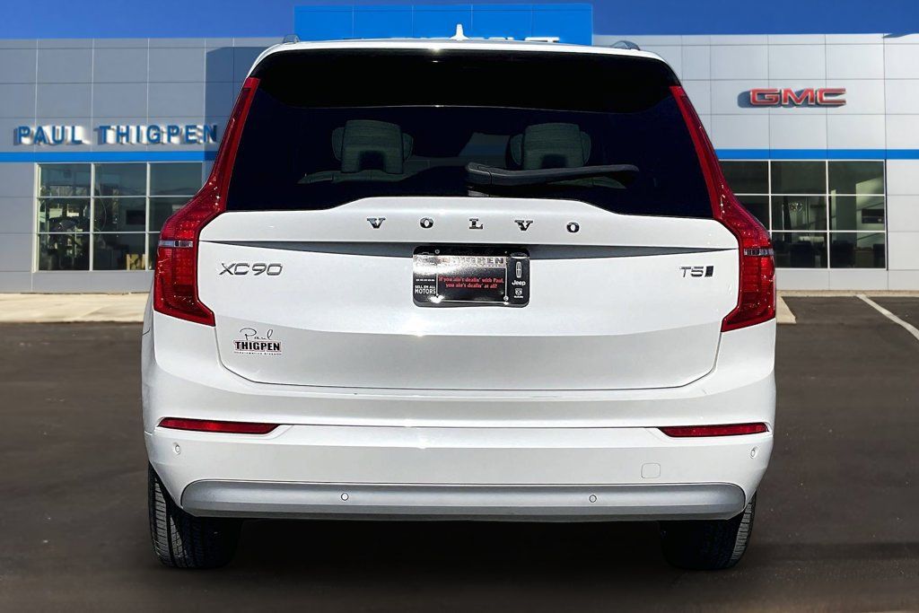 Used 2022 Volvo XC90 T5 Momentum AWD/4WD image 5