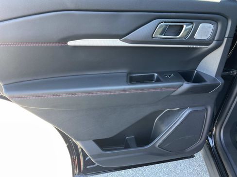 Certified 2025 Ford Explorer ST image 16