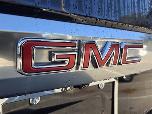 Used 2022 GMC Yukon XL Denali image 18