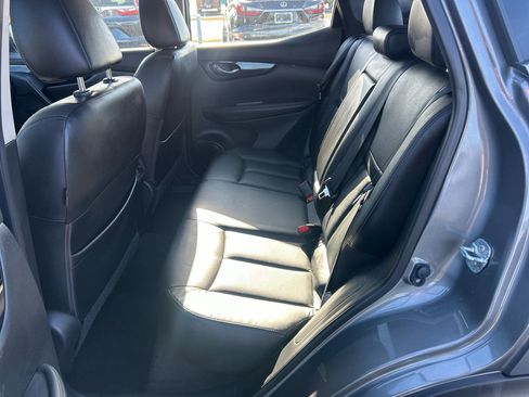 Used 2018 Nissan Rogue Sport SL w/ SL Premium Package image 11