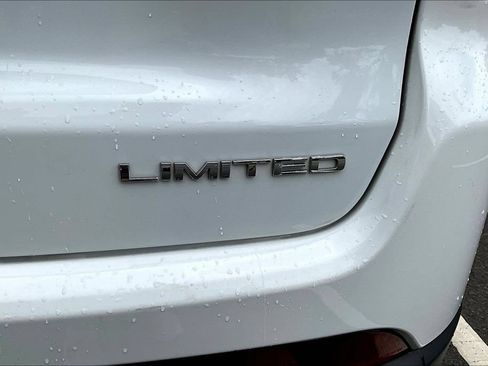 Used 2025 Jeep Compass Limited AWD/4WD image 23