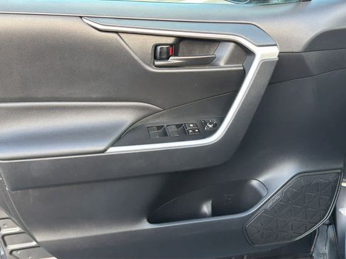 Used 2021 Toyota RAV4 LE image 23