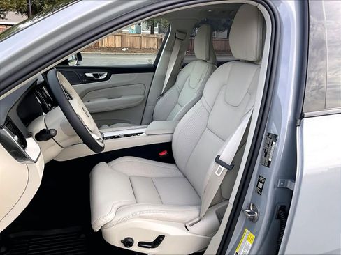 New 2026 Volvo XC60 B5 Ultra w/ Protection Package Premier image 11