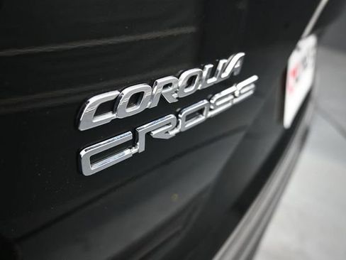Used 2023 Toyota Corolla Cross LE w/ Moonroof Package AWD/4WD image 10