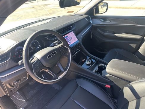 New 2025 Jeep Grand Cherokee L Limited image 18