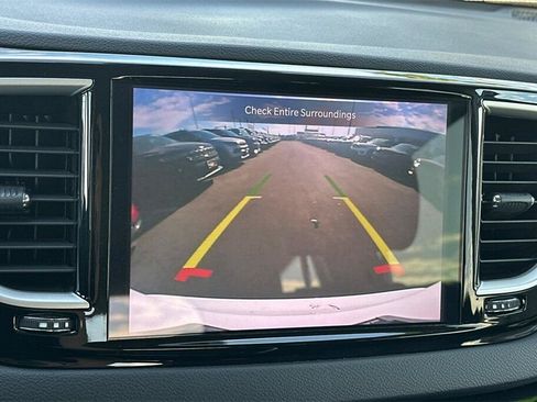 Used 2024 Chrysler Pacifica Touring-L image 20