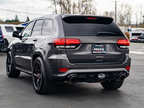 Used 2018 Jeep Grand Cherokee SRT image 11