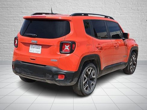 Used 2018 Jeep Renegade Latitude w/ Popular Equipment Group FWD image 4