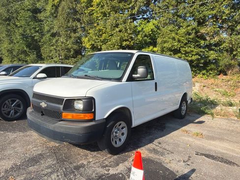 Used 2013 Chevrolet Express 1500 RWD image 1