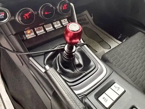 Used 2022 Toyota GR86 Coupe 2D w/ ALL Weather Mat Package (TMS) image 19