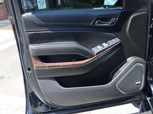 Used 2020 Chevrolet Suburban LT AWD/4WD image 7