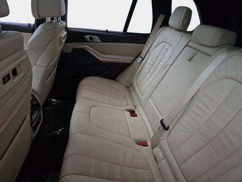 Used 2019 BMW X5 xDrive40i w/ Premium Package AWD/4WD image 17